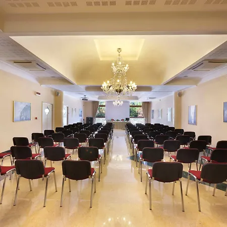 מלון Ulisse Deluxe סורנטו