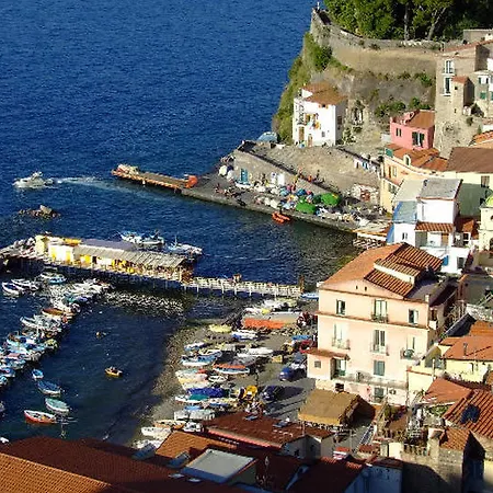 מלון Ulisse Deluxe