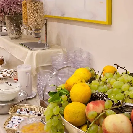 Ulisse Deluxe מלון 3*